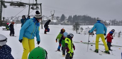 Galerie: Aktivitäten rund um den Skiclub - Skikurs<br>auf der Alb