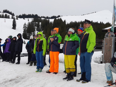 Galerie: Aktivitäten rund um den Skiclub - Paralympics 2024: Snowboard Europa- und Weltcup Helferteam